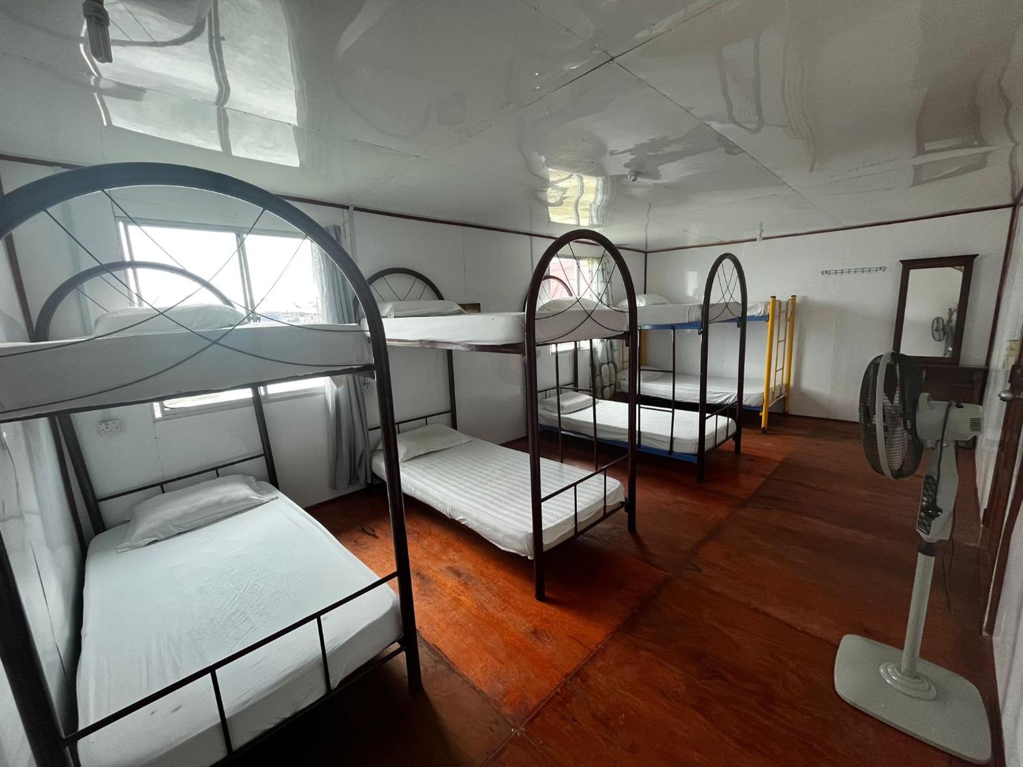 Mabul Backpackers Apartment Mabul Island ภายนอก รูปภาพ